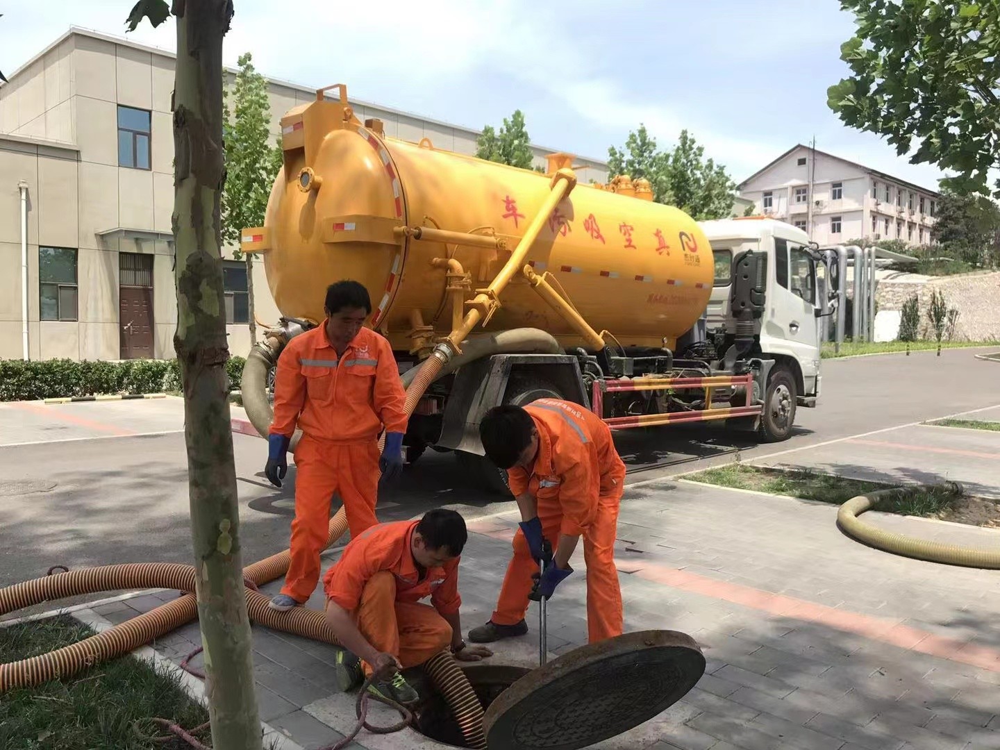 新干化粪池清理与5-8吨吸粪车施工效率分析